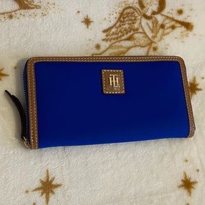 Brand: Tommy Hilfiger